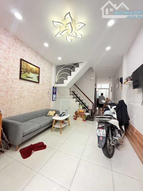 Nhà Đẹp 3 Tầng, Phạm Thế Hiển, P6.Q8, 46M2, 4PN, chỉ 5 tỷ - 1