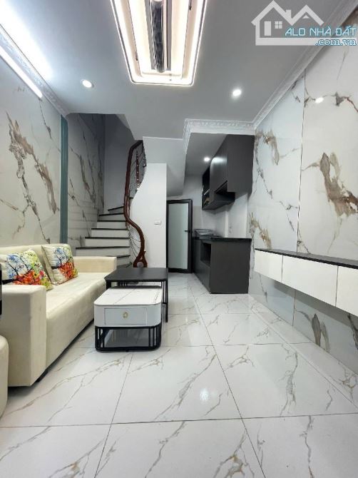 5.15 tỷ bán nhà phố Tây Sơn 20m2,nhà đẹp, thoáng sáng, đầy đủ nội thất, ngõ trước nhà rộng - 1