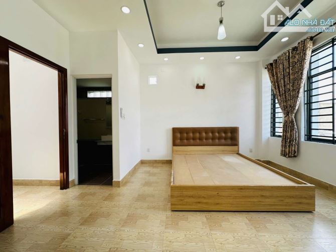 GIÁ TỐT 9 TỶ - BÁN NHÀ BÌNH THẠNH - HXH SÁT MT PHAN VĂN TRỊ - 5 TẦNG (4x14) 7PN 8WC - 1