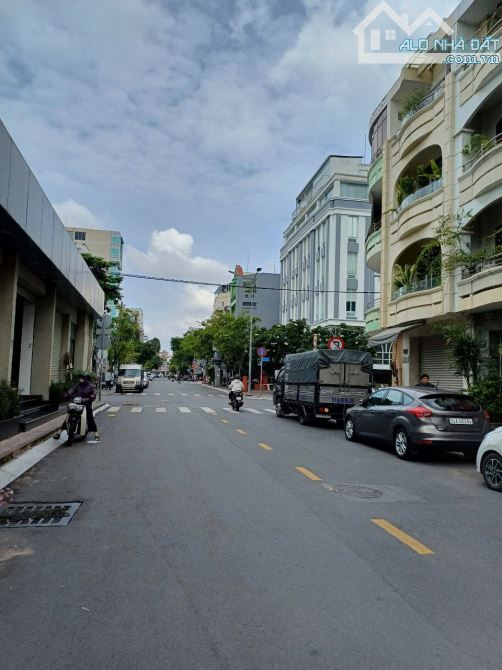 Bán Siêu Phẩm 2 MT đường Trần Nhật Duật,Quận1,DT:5mx18m,Trệt 2 lầu ST,HĐT,60tr/th,Giá 34tỷ - 1