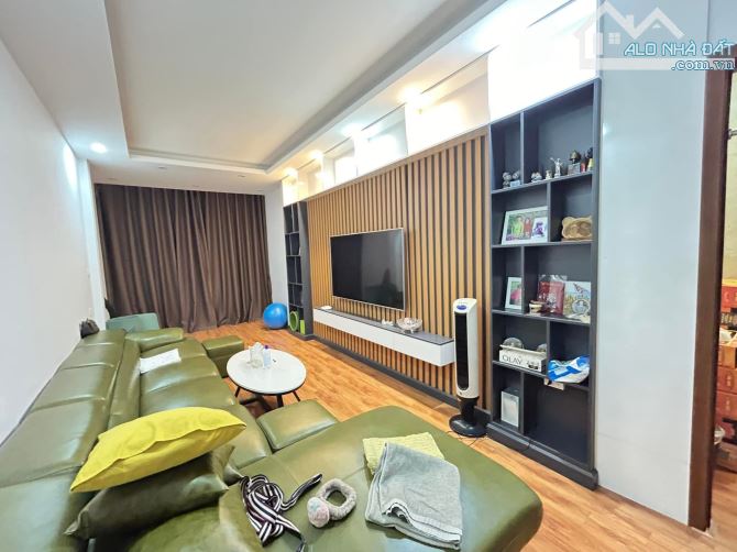 Rẻ nhất mặt phố Mai Anh Tuấn - Ven hồ Hoàng Cầu - 45m - 6 tầng thang máy - Nhỉnh 18 tỷ - 1