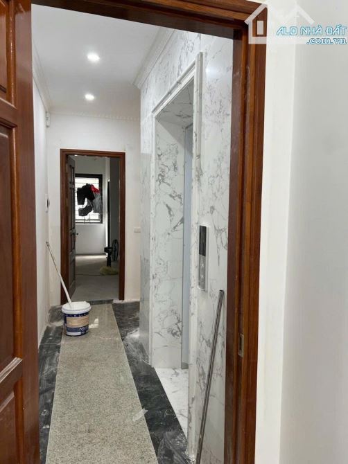 Hơn 19 tỷ có nhà 70 m2, 7 tầng tại Đống Đa, ô tô 7 chỗ, kinh doanh - 1