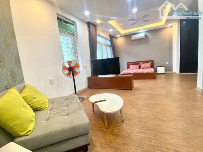 BIỆT THỰ LÔ GÓC 2 MT BÁT NÀN - THANG MÁY - DT 200M2, FULL NỘI THẤT – DOANH THU 65TR/TH - 1