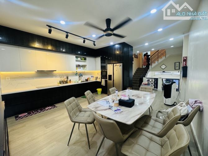Bán nhà phường 5 quận 8 , 98m2 (5.4mx18m) - 4 tầng - sân thượng , chỉ nhỉnh 7 tỷ - 1
