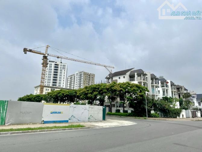 Giảm 1 tỷ bán gấp nhà 5 tầng dân xây Phân Lô quân đội A38 Tư đình, 2 oto tránh, Dt 60m2 - 1