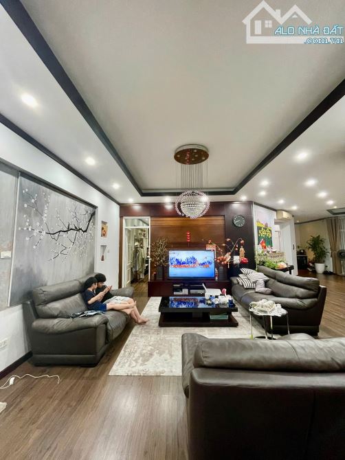 BÁN CHUNG CƯ CAO CẤP 24T1 HOÀNG ĐẠO THÚY - 120M2 -  9 TỶ - NỘI THẤT CỰC KỲ SANG TRỌNG - 1