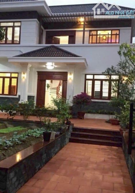 Bán biệt thự 2 tầng yna dt 300m mt 13m hướng nam giá 17 tỷ - 1