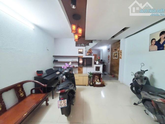 XÔ VIẾT NGHỆ TĨNH ( đoạn 2 chiều ) - Diện tích 52m2 - 3 TẦNG - Gần ĐH Hutech - Nhỉnh 6 Tỷ - 1