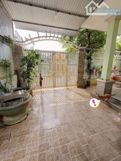 BÁN NHÀ ĐẸP HẺM AN DƯƠNG VƯƠNG - DT:10x22m - HƯỚNG:ĐÔNG - GIÁ:4,689 TỶ - 1