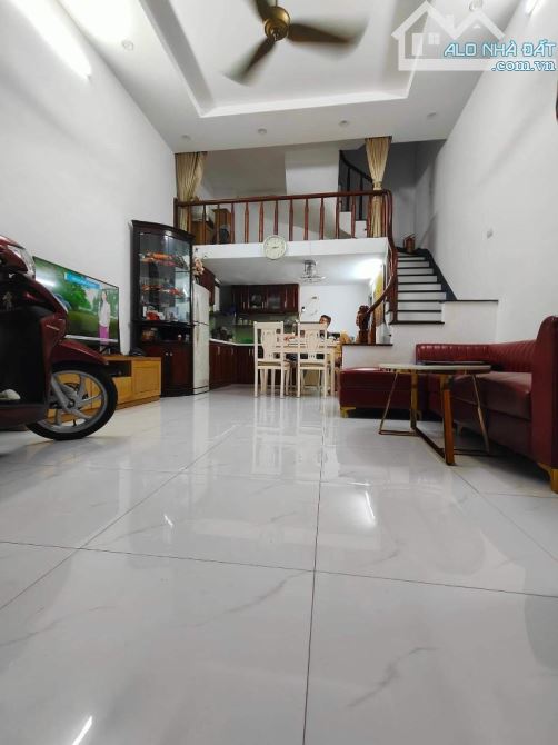 BÁN NHÀ 4 TẦNG DÂN XÂY – GẦN PHỐ MINH KHAI – NGÕ THÔNG RỘNG – GIÁ CHỈ 6.25 TỶ - 1