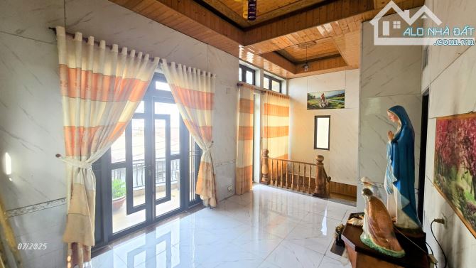 Gia Đình Cần Bán Nhà Lầu Đẹp Rộng  110m² Gần Đền Thánh Martin - Phường Tân Hòa, BH-ĐN   - - 1
