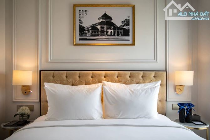 Bán tòa khách sạn phố Nguyễn Trường Tộ, DT 180m2 x 15 tầng MT 8m - doanh thu 20 tỷ/năm - 12