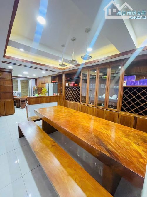 Quận 10, cho thuê 100 triệu, 130m2, khu phân lô, tòa nhà 7 tầng, thang máy - 2