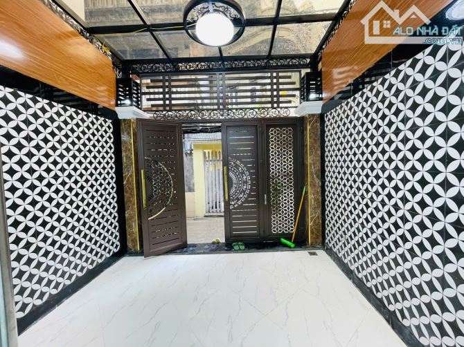 Chính chủ bán nhà 7 tầng, thang máy,  62m, ở sướng, view hồ, Linh Quang - 2