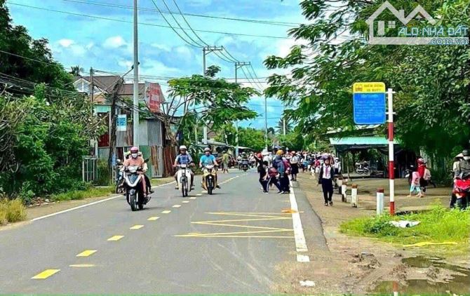Bán lô 2 mặt tiền tỉnh lộ 2 , thôn Đông, Sông Cầu, h Khánh Vĩnh giá chỉ 2,8tr/m2 - 2