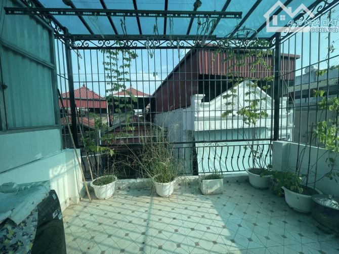 Lô góc duy nhất nhà 5 tầng, 41m, ở sướng, gần hồ Đầm Hồng, Bùi Xương Trạch - 2