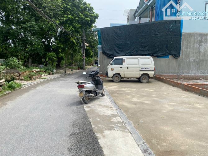 Bán 81m2 Tổ 35 Thị Trấn Đông Anh, lô 2 mặt đường 8m có vỉa hè, vị trí trung tâm,giá đầu tư - 2