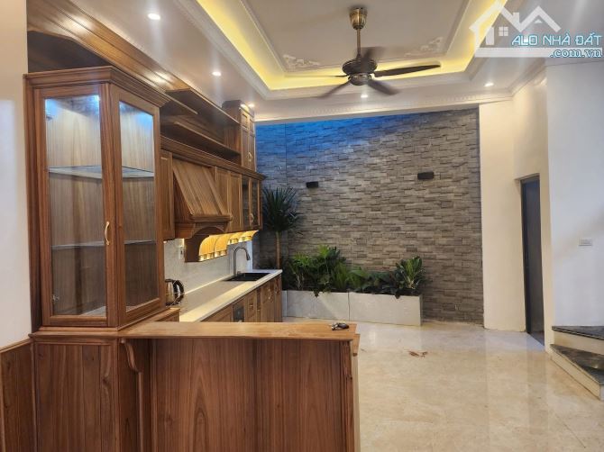 BÁN NHÀ 3 TẦNG NGÕ ĐƯỜNG BÁI - 2