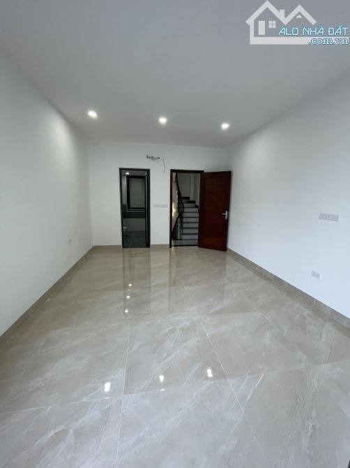 KHU ĐÔ THỊ VĂN KHÊ - CHỈ NHỈNH 9 TỶ - 5 TẦNG XÂY MỚI KD OTO QUA SIÊU HIẾM!!!! - 2