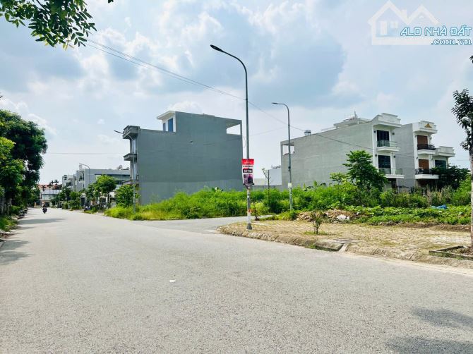 Bán Đất Mặt Đường Phân Lô Trương Văn Lực – Đống Chuối, Hồng Bàng | 100m², Đường 15m, 5,1ty - 2