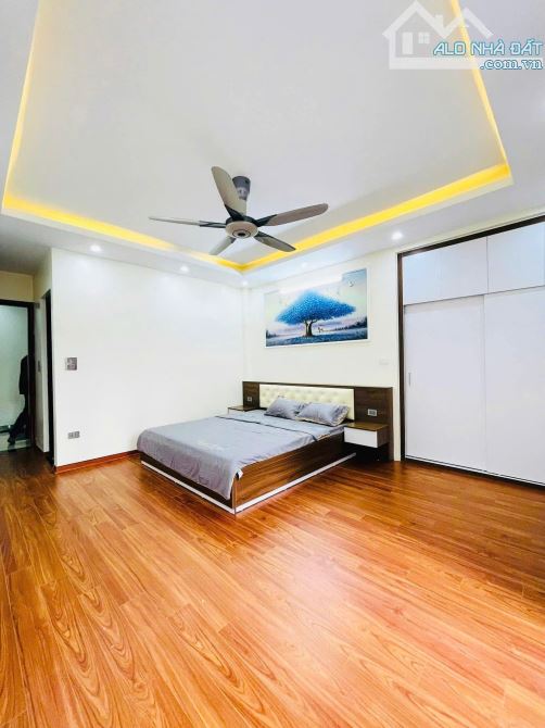 Siêu phẩm Minh Khai - 45 M - Ngõ thông - Sát ô tô - Full nội thất - Giá mềm. - 2