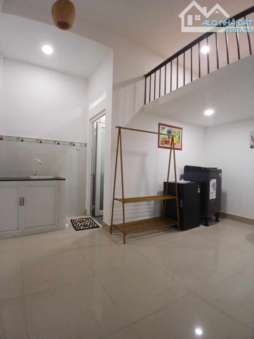 CHDV 6 TẦNG THANG MÁY 135m2 - 16 PHÒNG THU NHẬP HƠN 100TR/THÁNG - 2