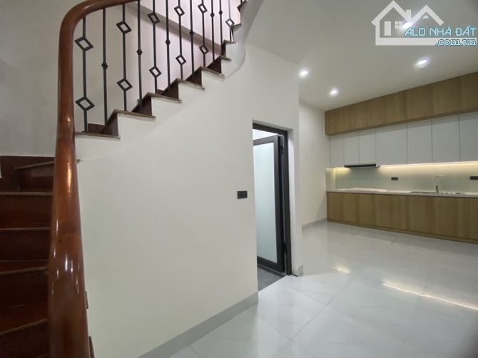 BÁN NHÀ NGHĨA LỘ - Ô TÔ ĐỖ GẦN - 42M X 4 TẦNG - 4 NGỦ - GIÁ 6 TỶ 15 - 2