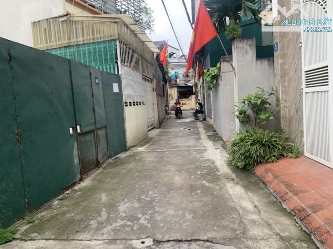 Chính chủ bán 30m đất tổ 15 Thạch Bàn chỉ 4 tỷ đồng, ngõ nông, cách đường ô tô tránh 50m - 2