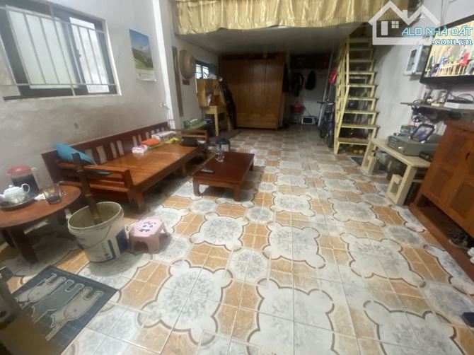 MẢNH ĐẤT NHỎ XINH MINH KHAI, 32M² , 3 GÁC ĐỖ CỬA , 20M RA Ô TÔ , SỔ VUÔNG , 5,5 TỶ - 2