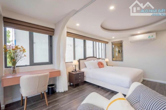 Bán KS Sương Nguyệt Ánh Q.1 DT:5x20 NH:8M CN:111m2 KC:Hầm 7L HDT: 205tr/th Giá:57 Tỷ - 2