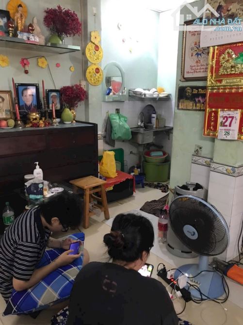 Bán nhà Q1 cách 1 căn ra bờ kè Hoàng Sa Phường Tân Định -28m bán 3ty350 - 2