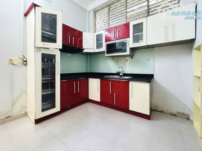 HXH 3 THÁNG 2 QUẬN 10 10M RA MẶT TIỀN DT: 44M2- 8 TỶ 8 - 2