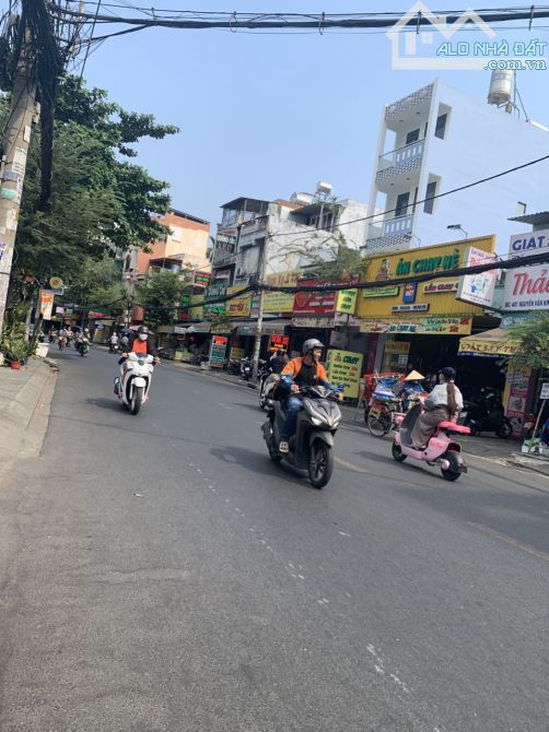 Bán Mặt tiền được Xây cao tầng ngay đường Quang trung -GV - 10mx 30m -300 m2 - Giá : 57 tỷ - 2