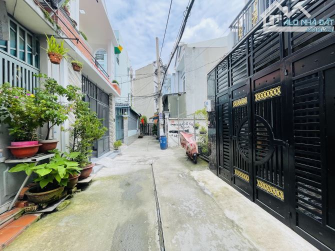 Lô Đất thổ cư đường HIỆP THÀNH 13, Quận 12 - Dt 100m2, ngang 5.6m, hẻm 5m ô tô vào nhà. - 2