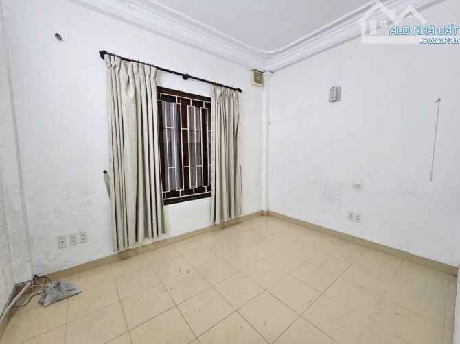 NGUYỄN CHÍ THANH ĐỐNG ĐA 46M 14TỶ 5T MT 4.5 PHÂN LÔ GARA ÔTÔ 10M RA MĂT PHỐ - 2