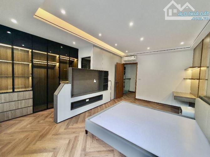 Bán Nhanh Toà Nhà 7 Tầng Phố Trạm 26 tỷ-100m2-Mt 5.5m-Ô TÔ TRÁNH-KINH DOANH SẦM UẤT-FULL - 2