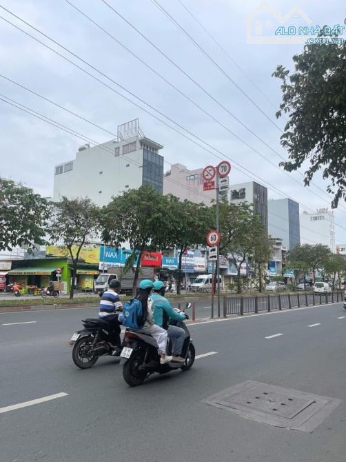 KINH DƯƠNG VƯƠNG Q 6 - GẦN VÒNG XOAY PHÚ LÂM - CÁCH 1 CĂN RA MẶT TIỀN - NGANG 5 X 20 - 3