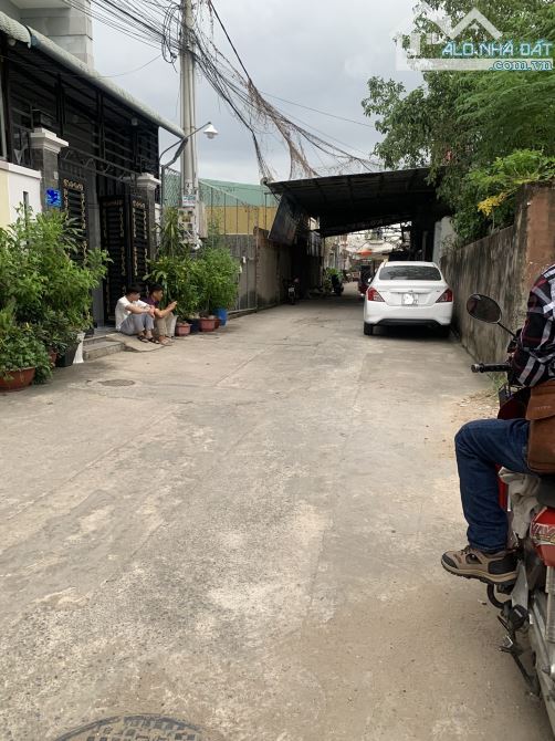 Bán Nhà Dĩ An- Nguyễn Tri Phương, Dt:61m2 x 3tầng . Chỉ 4 tỷ 3 - 3