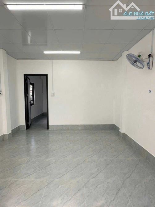 Bán nhà 1 lầu có sân rộng hẻm Phạm Thị Minh Khai - 3