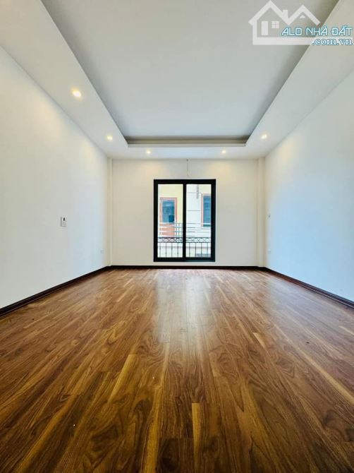 BÁN NHÀ PHỐ THẠCH BÀN NGÕ THẲNG TẮP 5 TỶ 35m 5 TẦNG MT 4m Ô TÔ KINH DOANH MỚI TINH - 3