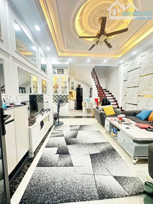 Chính chủ bán nhà 5 tầng, 35m, ở sướng, gõ ba gác, Thái Thịnh - 3