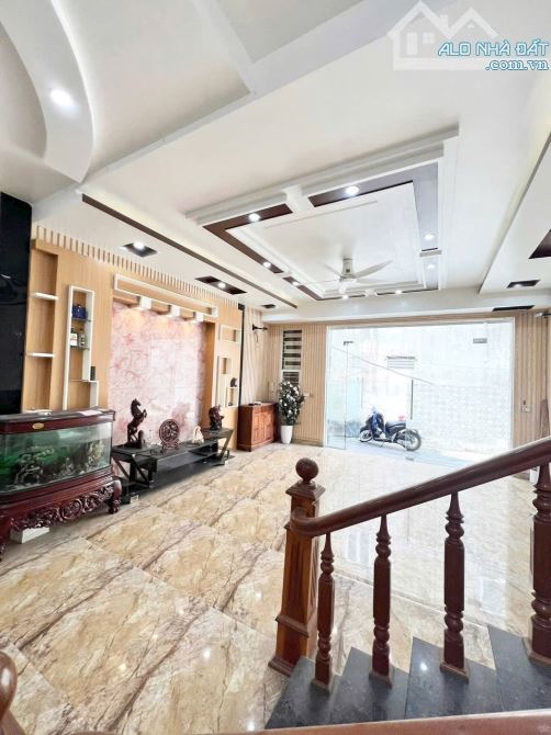 Nhà 3 tầng gần Metro Sở Dầu, oto đỗ cửa 65,6m2 chỉ 3,95 tỷ - 3