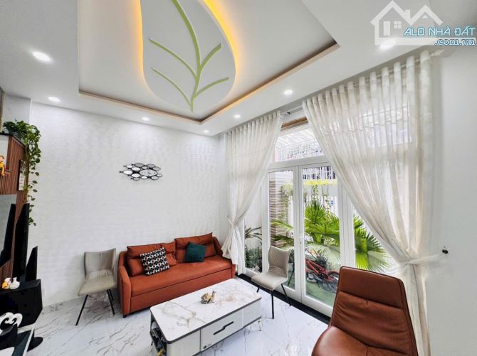 Bán nhà đầy đủ nội thất nằm gần Chợ Vĩnh Hải, gần Trường học, gần Biển Nha Trang - 3