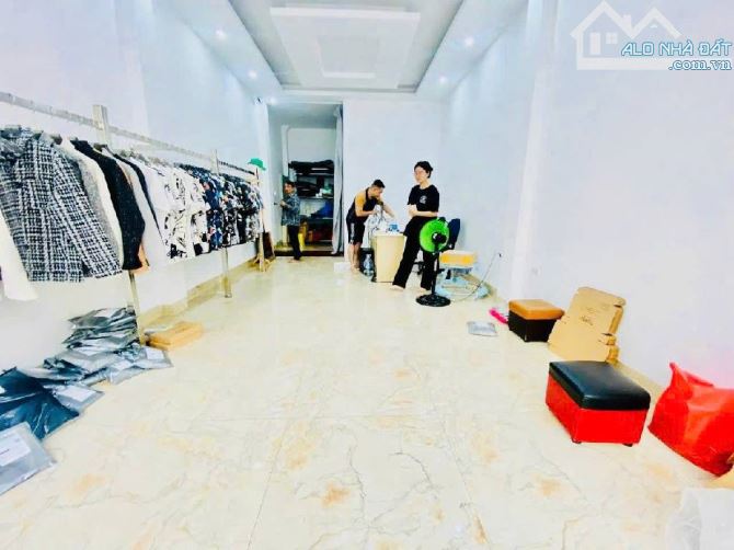 Siêu phẩm Nguyễn Văn Trỗi Mỗ Lao. 42m2. 5,5 tầng. Thang máy phân lô ô tô tránh, kinh doanh - 3