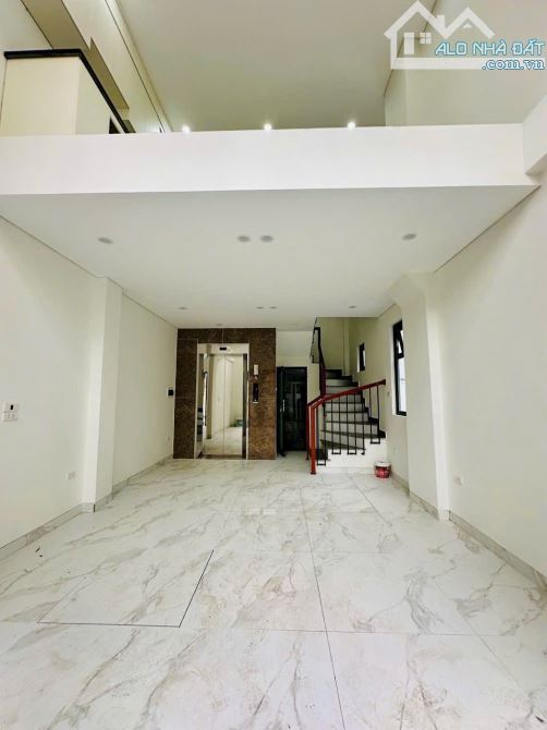 Bán nhà vũ xuân thiều, 40m2 thang máy, lô góc, vị trí đẹp - 3