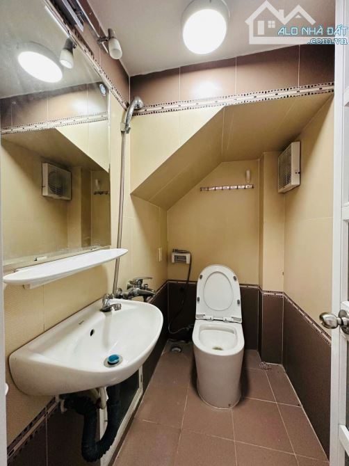 GIÁ TỐT 9 TỶ - BÁN NHÀ BÌNH THẠNH - HXH SÁT MT PHAN VĂN TRỊ - 5 TẦNG (4x14) 7PN 8WC - 3