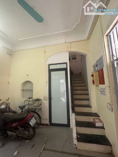 BÁN NHÀ PHÂN LÔ, LÔ GÓC, Ô TÔ, XUÂN THỦY, CẦU GIẤY, DT 30M, 4 TẦNG, MT 4M, GIÁ NHỈNH 11 TỶ - 3