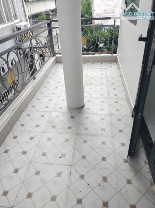 Nhà bán: đường Hồ Ngọc Lãm . Q Bình Tân. DTSD 69m2. 2 tầng. Giá 4,99 tỷ - 3