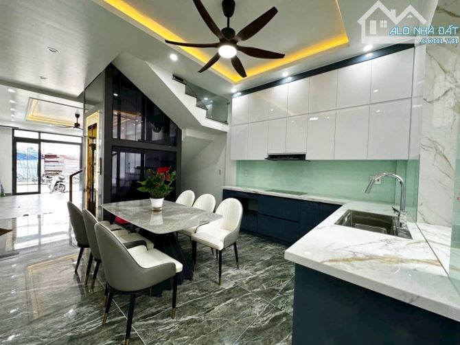 Bán nhà 4 tầng thang máy phố Hồ Sen, ô tô đỗ cửa - 3