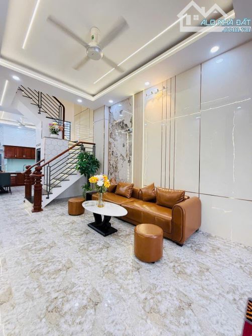 Bán nhà 1 trệt 2 lầu gần Khang Điền, Phú Hữu, Quận 9 - Giá chỉ 4.65 tỷ - 4